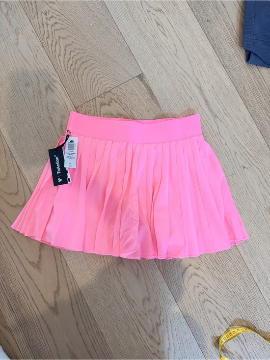 Aritzia Dresses & Skirts - NWT 109689 Aritzia TNA move tennis micro skort gumball pink S